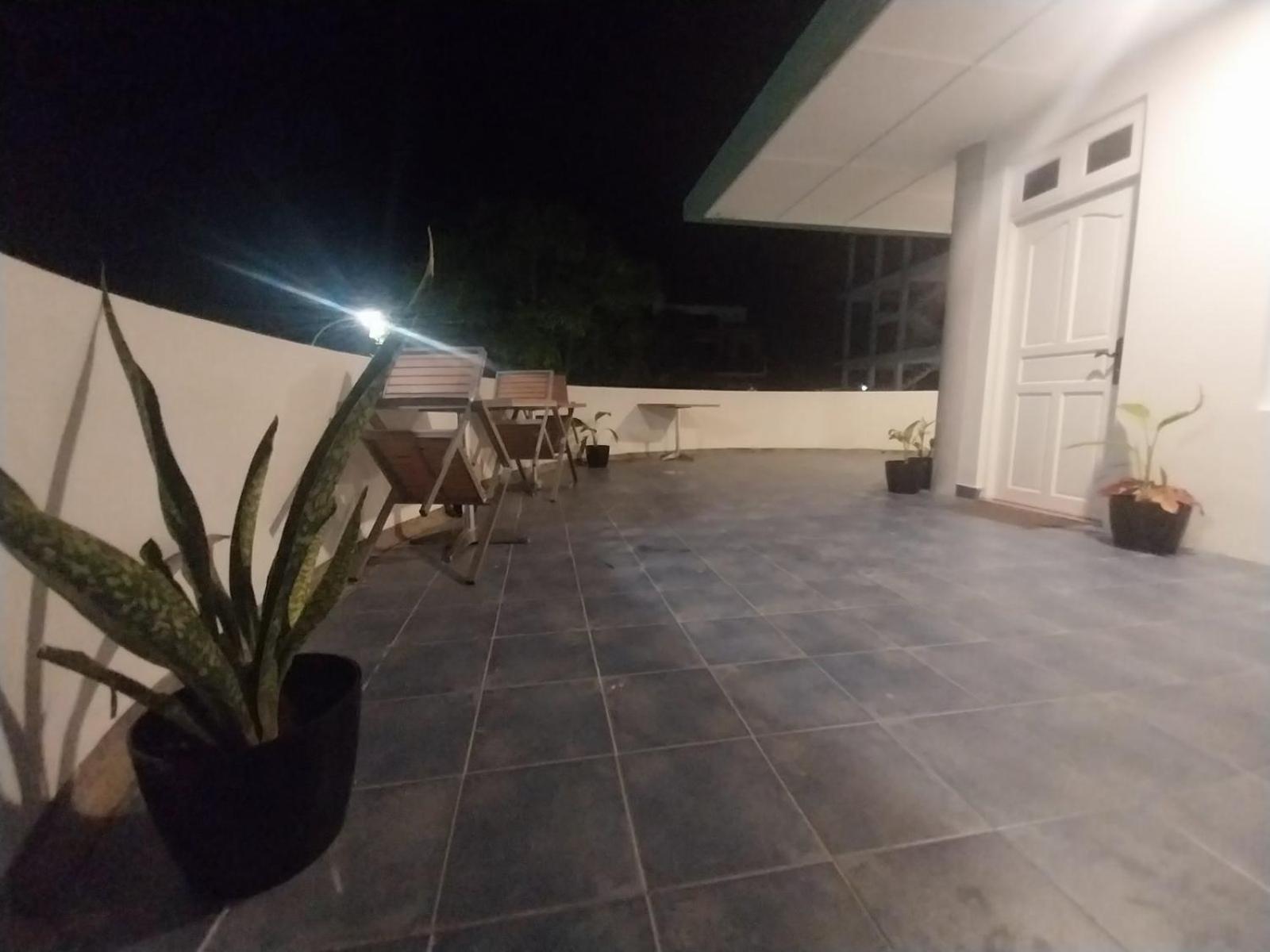 Clove Beach Addu City Exterior foto